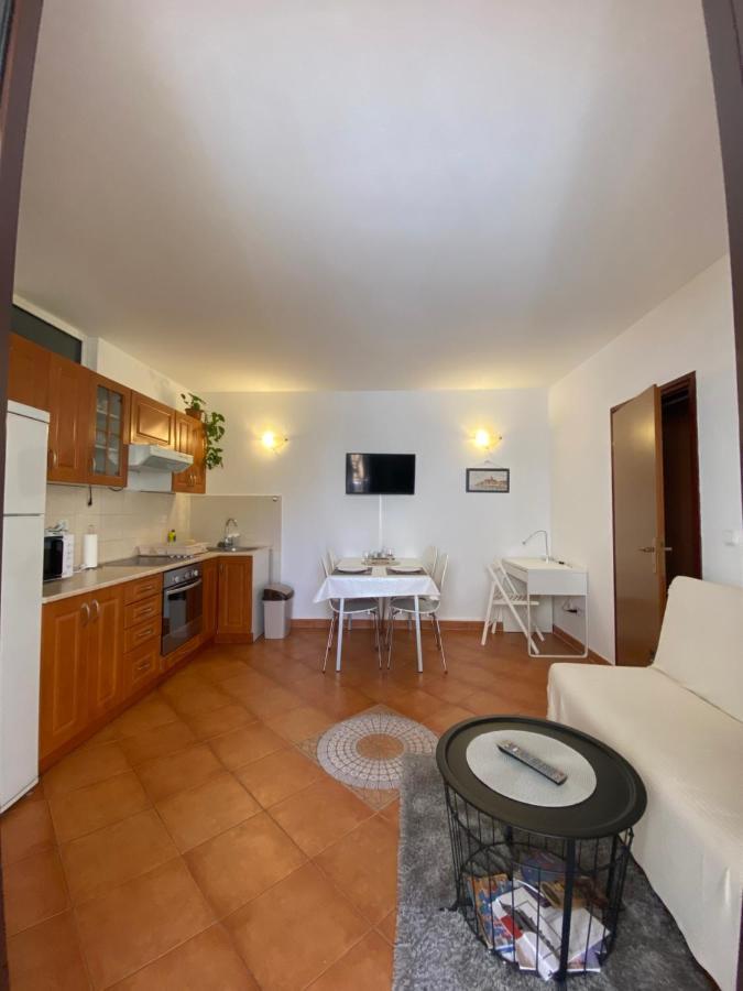 Apartment Sara โรวีน ภายนอก รูปภาพ