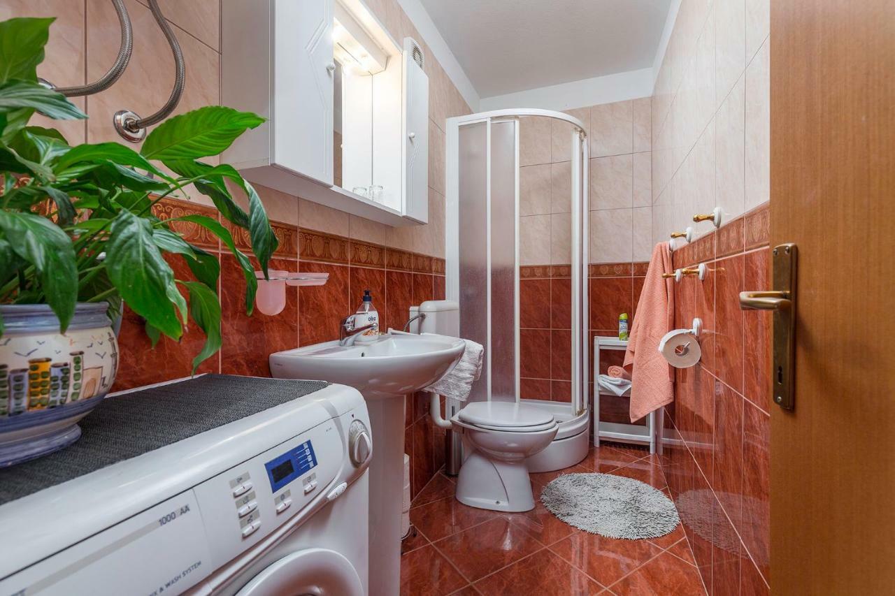 Apartment Sara โรวีน ภายนอก รูปภาพ