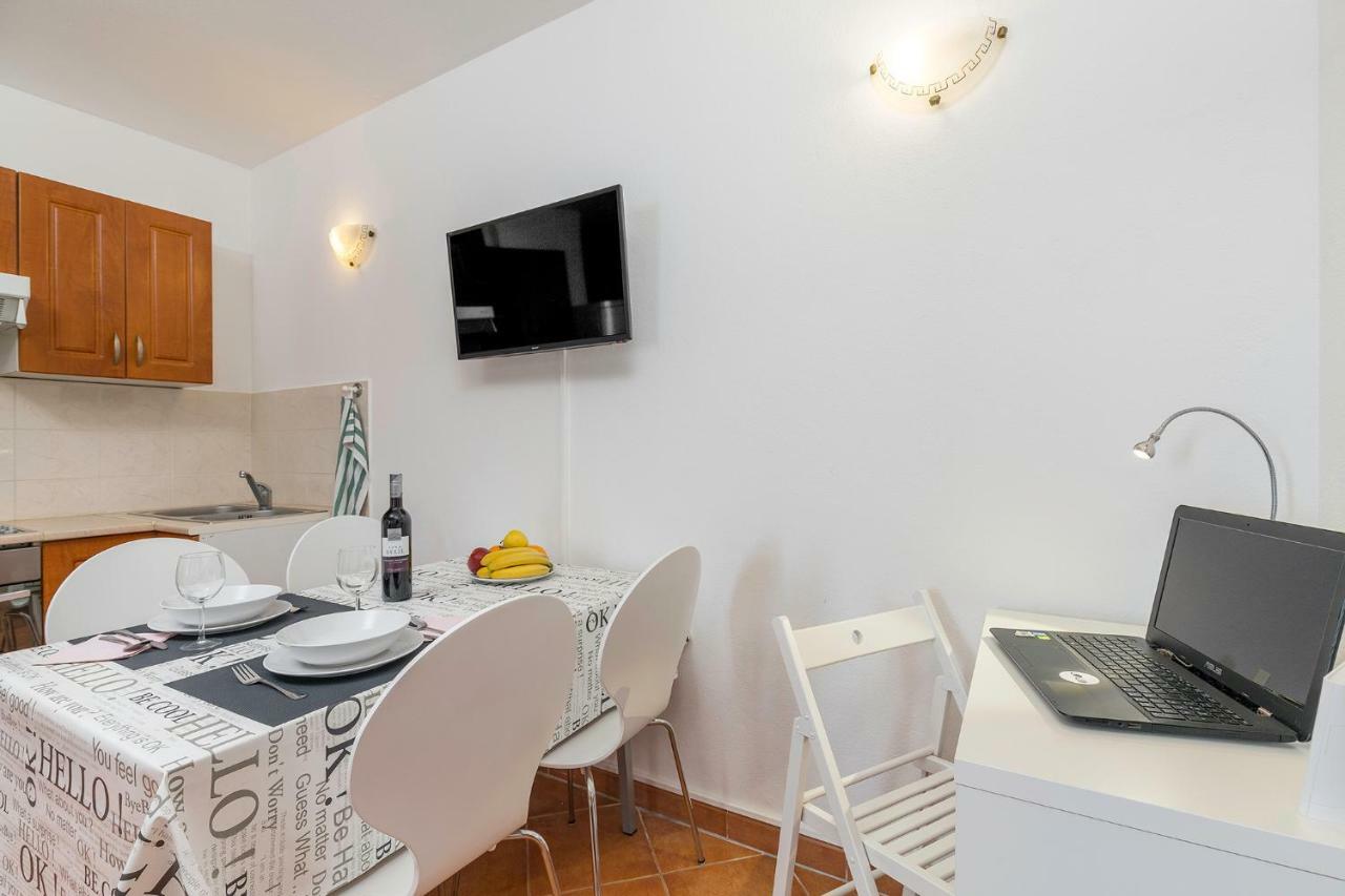 Apartment Sara โรวีน ภายนอก รูปภาพ