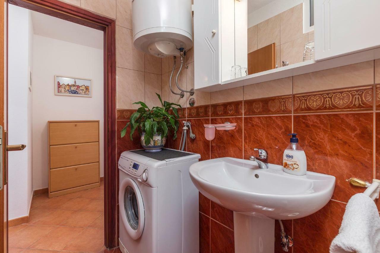 Apartment Sara โรวีน ภายนอก รูปภาพ